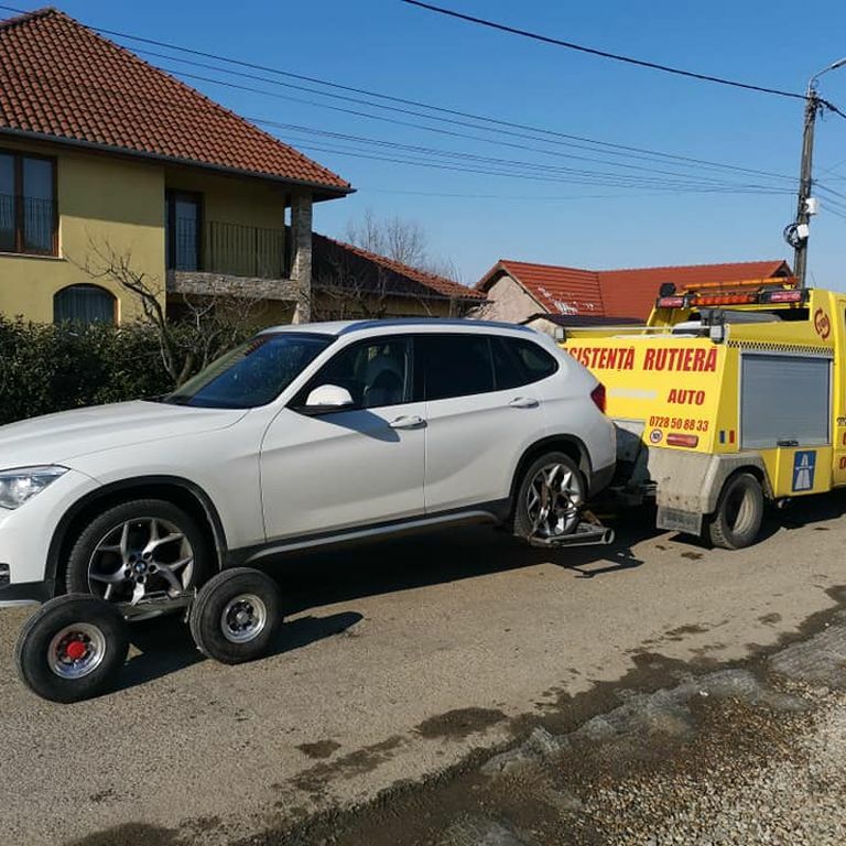 Remorcare auto roti blocate Oradea